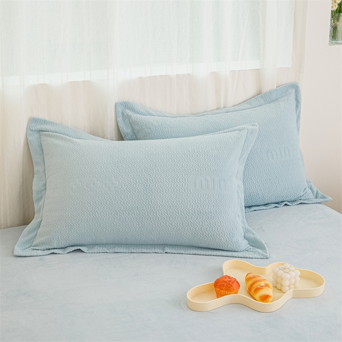 91家纺网 家纺一手货源 找家纺 锦罗绣 2024新款全消光230克牛奶绒烂花绒提花四件套 mu-蓝