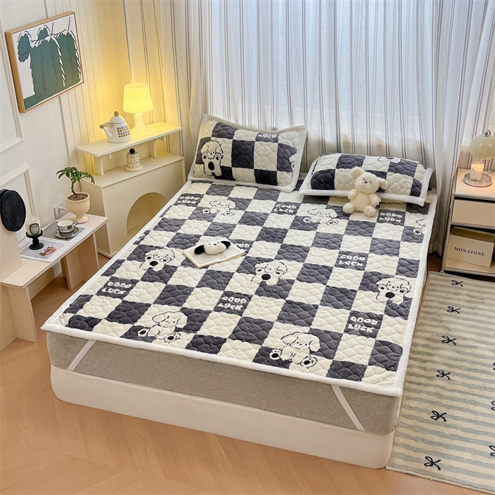 91家纺网 家纺一手货源 找家纺 启程家纺 2024新款A类印花牛奶绒床垫加厚绒保暖床护垫 灰格狗