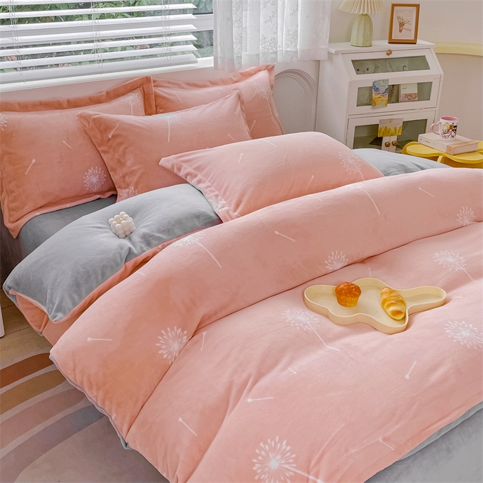 91家纺网 家纺一手货源 找家纺 锦罗绣 2024新款A类高克重牛奶绒印花四件套 蒲公英