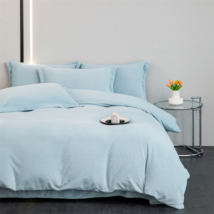91家纺网 家纺一手货源 找家纺 锦罗绣 2024新款230克纯色牛奶绒四件套 水蓝