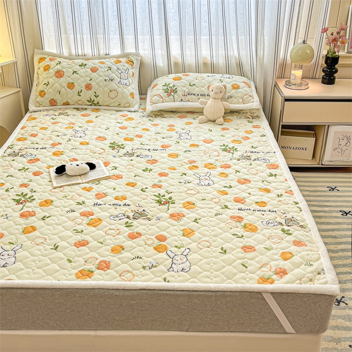 91家纺网 家纺一手货源 找家纺 启程家纺 2024新款A类印花牛奶绒床垫加厚绒保暖床护垫 桔子兔