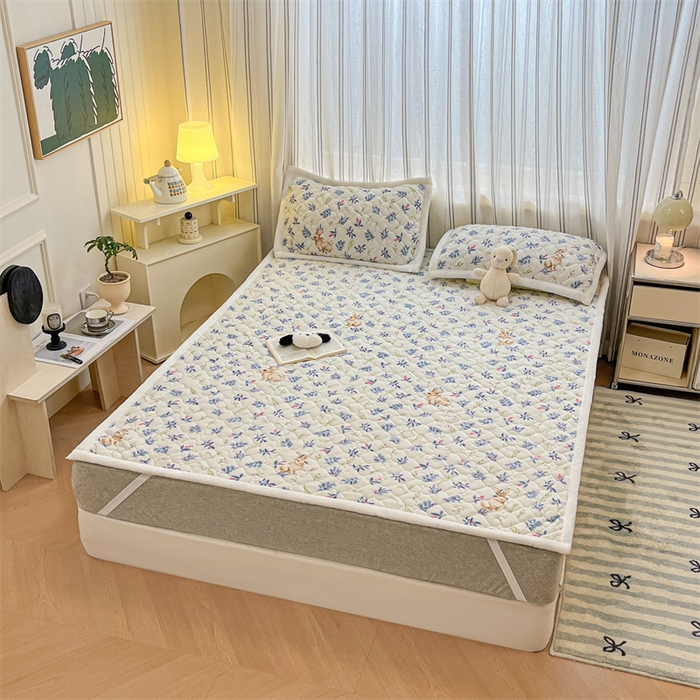 91家纺网 家纺一手货源 找家纺 启程家纺 2024新款A类印花牛奶绒床垫加厚绒保暖床护垫 兰花兔