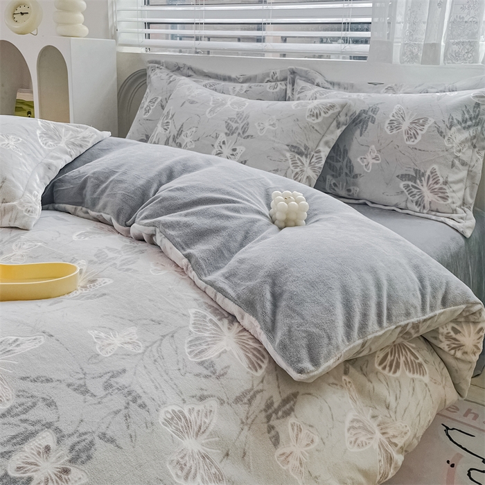 91家纺网 家纺一手货源 找家纺 锦罗绣 2024新款全消光230克牛奶绒烂花绒提花单被套 蝴蝶