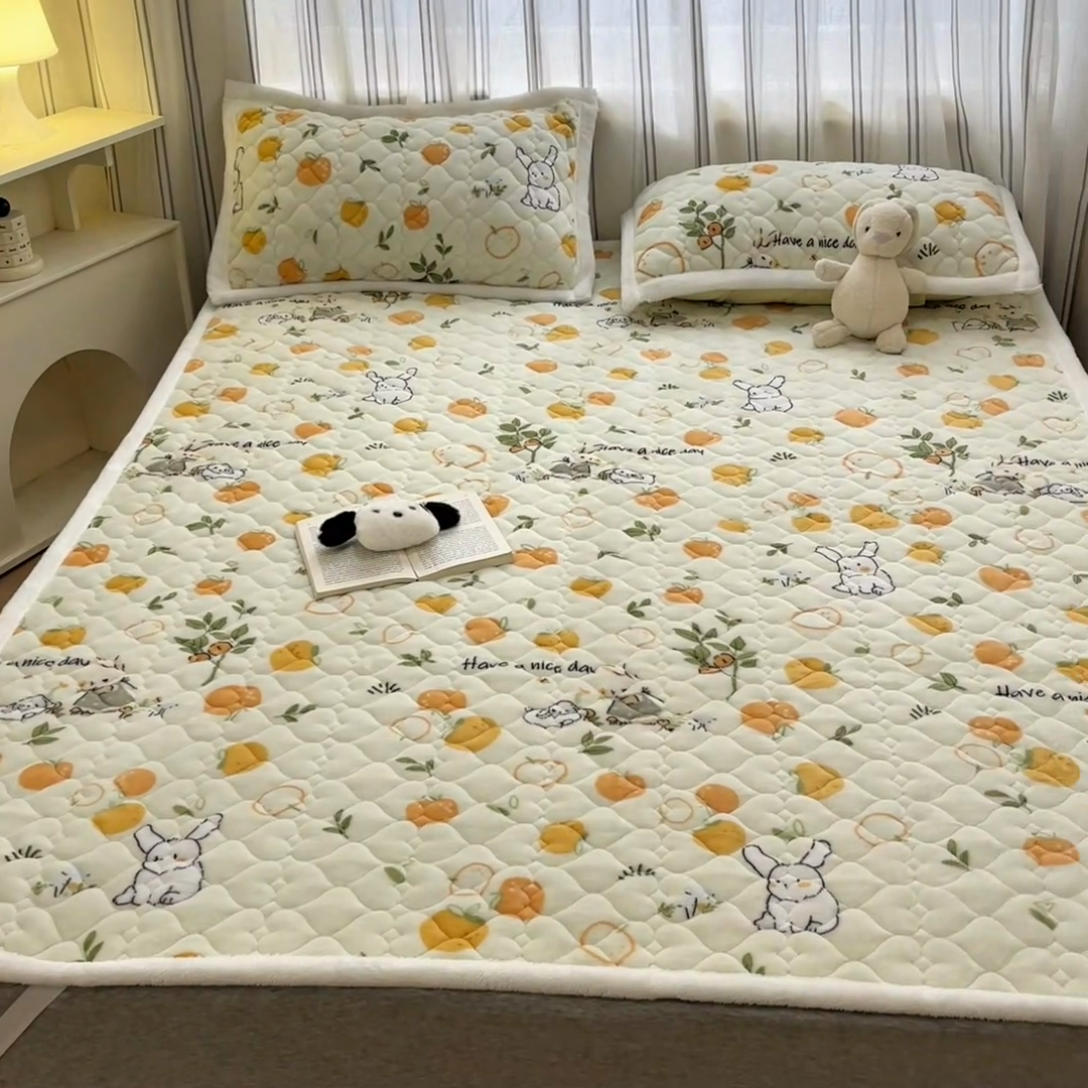 91家纺网 家纺一手货源 找家纺 启程家纺 2024新款A类印花牛奶绒床垫加厚绒保暖床护垫 桔子兔