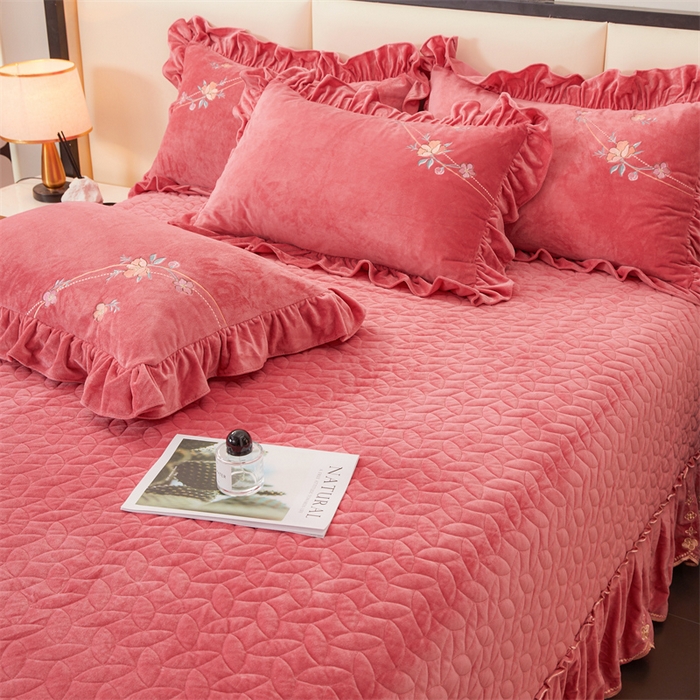 91家纺网 家纺一手货源 找家纺 2024秋冬新品茉含宝宝绒公主风单床盖 浅豆沙-