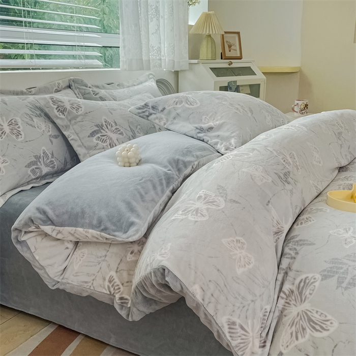 91家纺网 家纺一手货源 找家纺 锦罗绣 2024新款全消光230克牛奶绒烂花绒提花单被套 蝴蝶