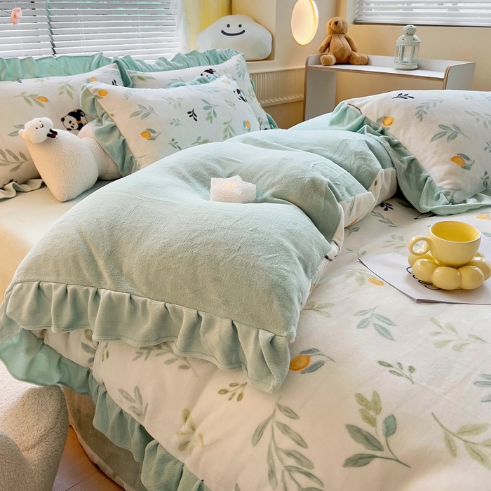 91家纺网 家纺一手货源 找家纺 找底底家纺 2024新款牛奶绒印花四件套 熊猫抱竹