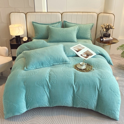 91家纺网 家纺一手货源 找家纺 （总）一左一右 2024新款高克重加厚230克剪花雕花牛奶绒四件套7D立体蝴蝶纯色简约床笠