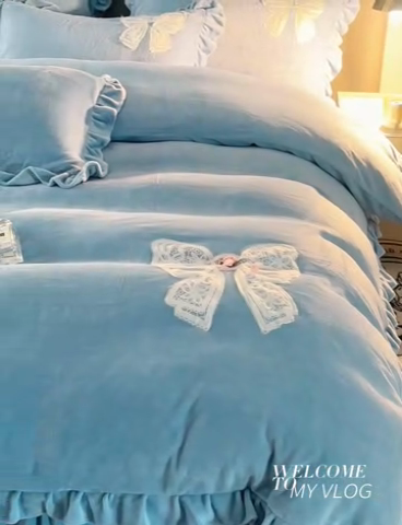 91家纺网 家纺一手货源 找家纺 2024新款A类幸福约定牛奶绒四件套 浅灰蓝