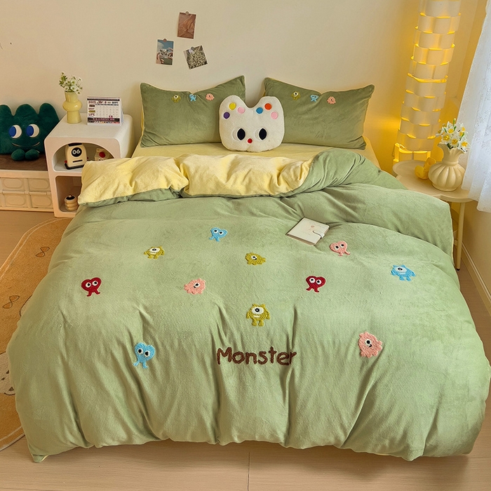 91家纺网 家纺一手货源 找家纺 梦之岛 2024新款多巴胺小怪兽可爱牛奶绒毛巾绣四件套 小怪兽-黄绿