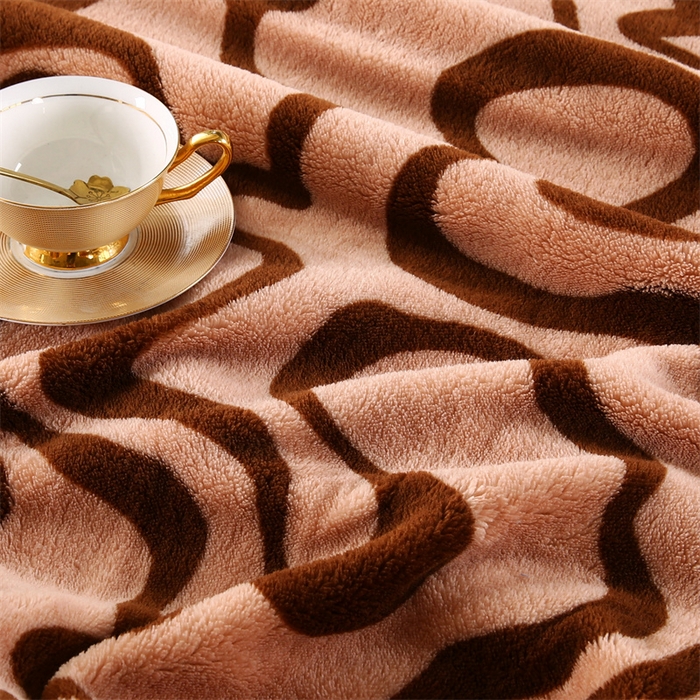 91家纺网 家纺一手货源 找家纺 巴木赫 2024新款熊猫绒配同色羊羔绒毛毯 驼咖配色羊羔绒