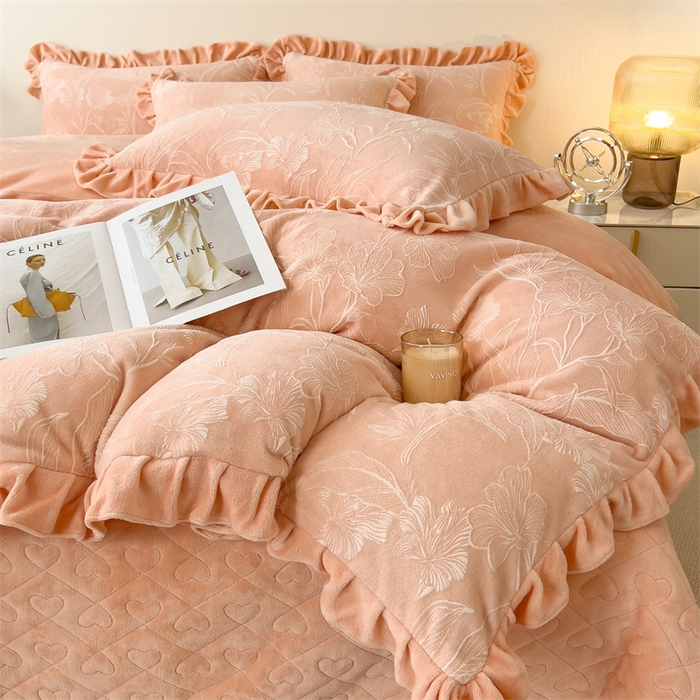 91家纺网 家纺一手货源 找家纺 2024新品A类牛奶绒韩版雕花四件套 凤仙花-玉