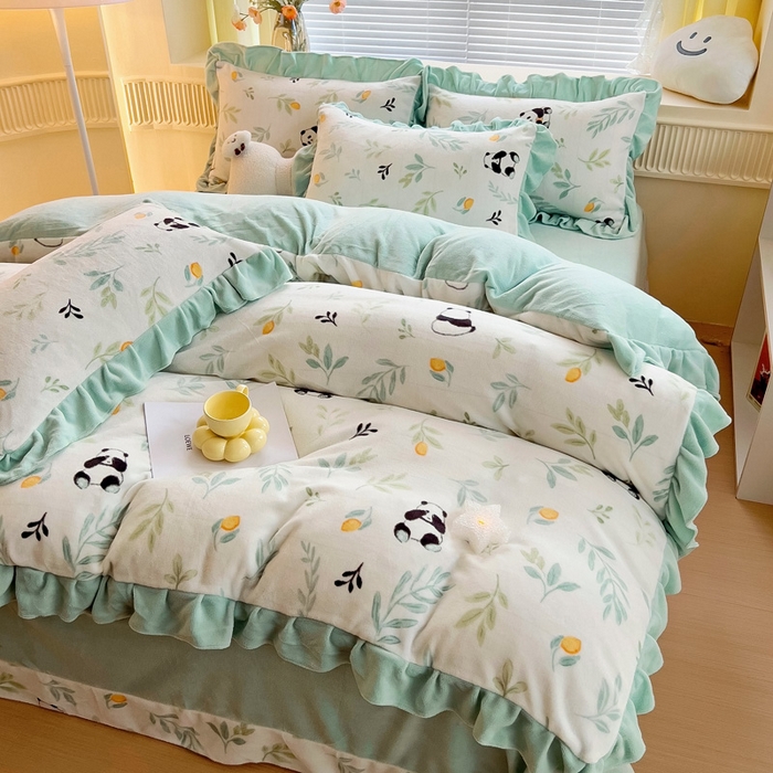 91家纺网 家纺一手货源 找家纺 找底底家纺 2024新款牛奶绒印花四件套 熊猫抱竹