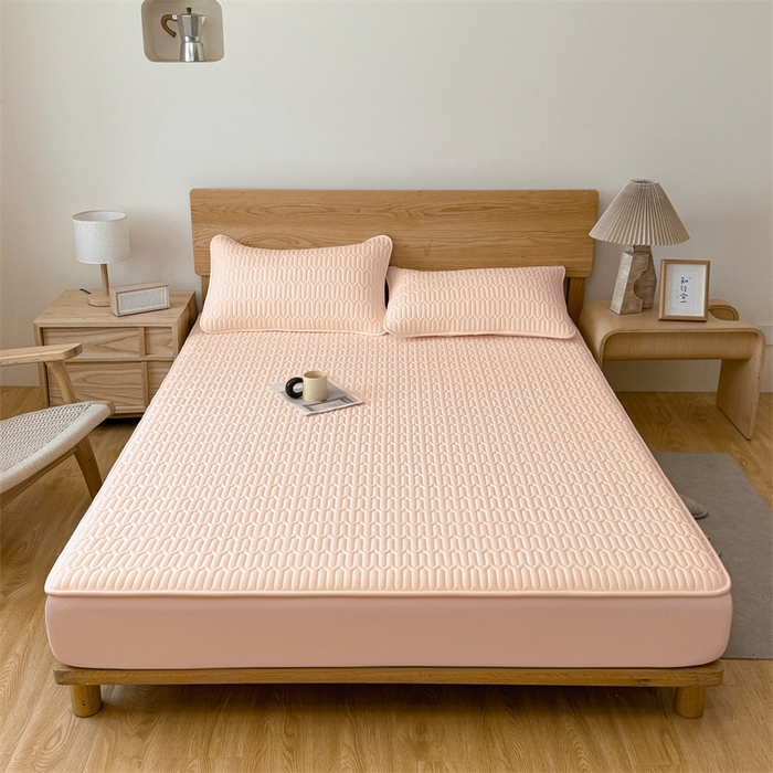 91家纺网 家纺一手货源 找家纺 雯豆家纺 2025新品【漏水包赔】防水隔尿加厚夹棉床笠三件套床垫保护套纯色床罩 格调防水款-豆蔻玉