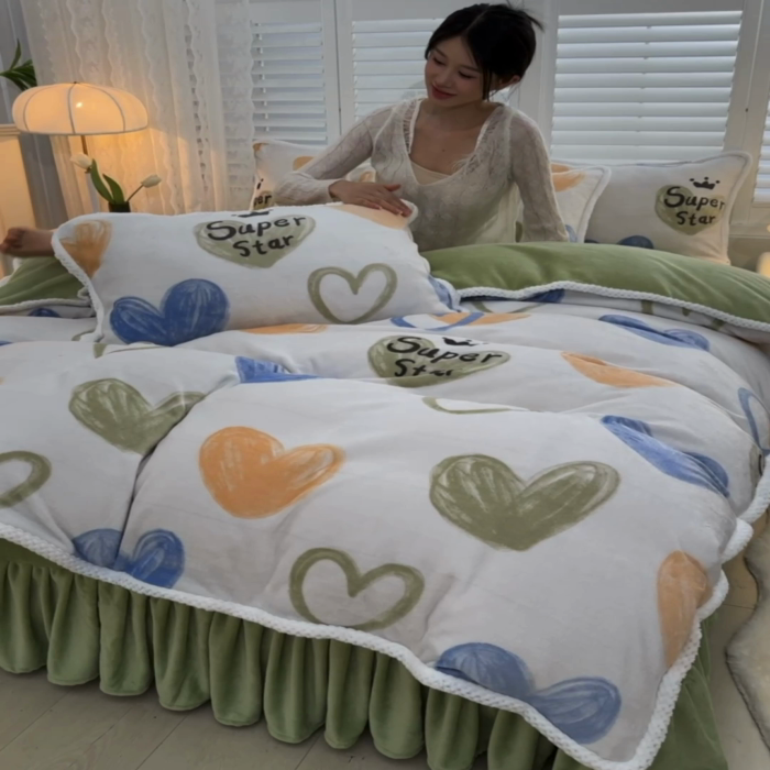 91家纺网 家纺一手货源 找家纺 绒耀 2025新款高克重牛奶绒四件套保暖四件套直播爆款电商爆款 怦然心动