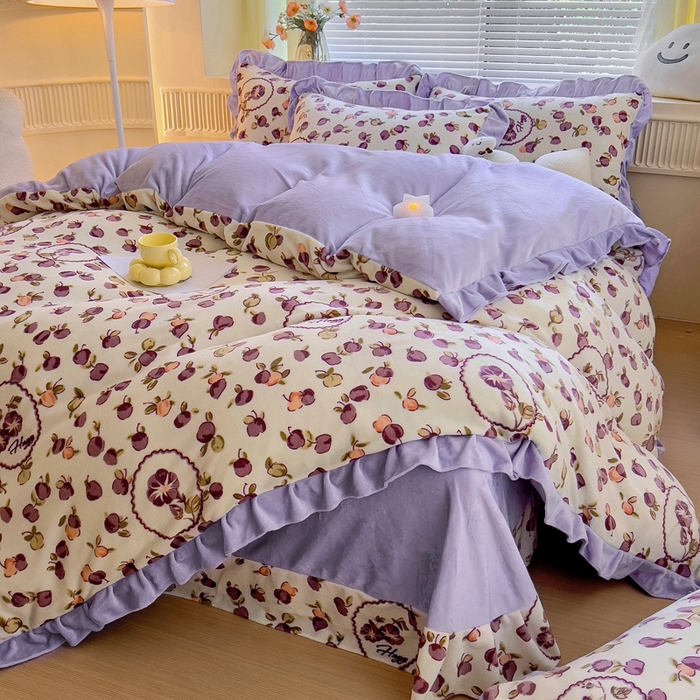 91家纺网 家纺一手货源 找家纺 找底底家纺 2024新款牛奶绒印花四件套 小浆果