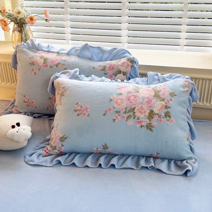 91家纺网 家纺一手货源 找家纺 找底底家纺 2024新款牛奶绒印花四件套 蓝牡丹