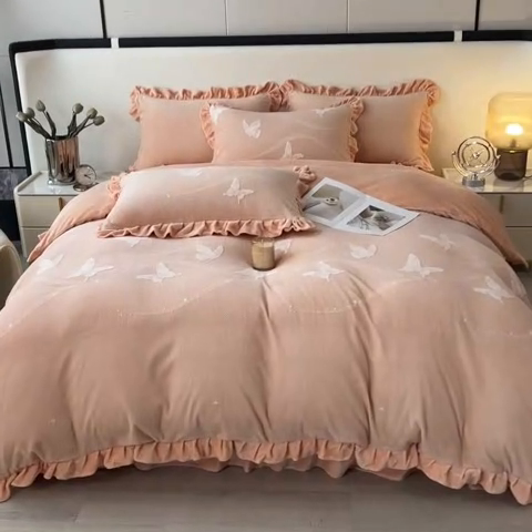 91家纺网 家纺一手货源 找家纺 2024新品A类牛奶绒韩版雕花四件套 蝴蝶飞舞-玉