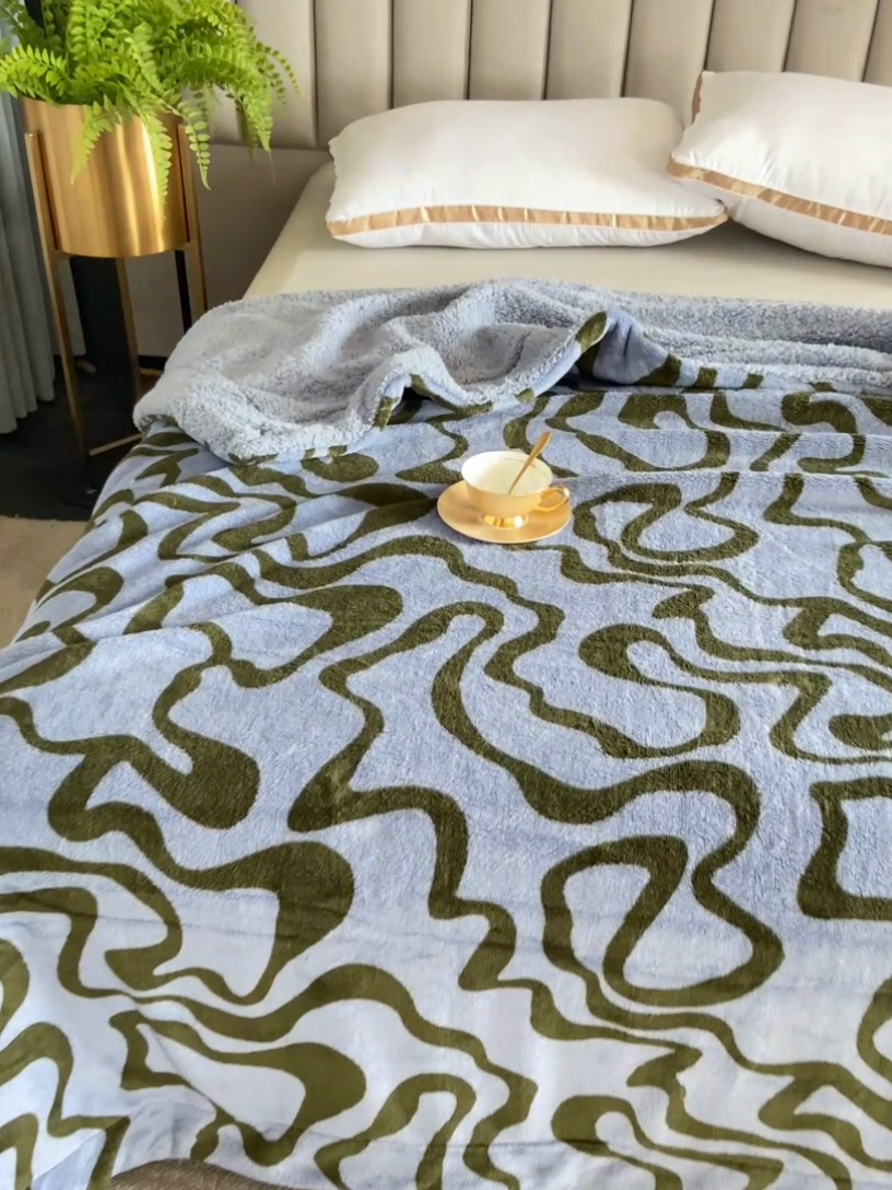 91家纺网 家纺一手货源 找家纺 巴木赫 2024新款熊猫绒配同色羊羔绒毛毯 鸭青配色羊羔绒