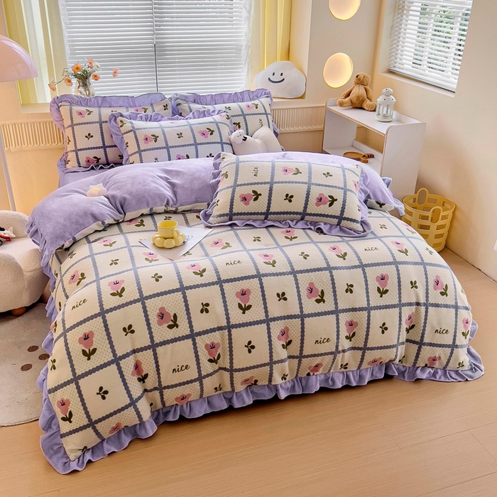 91家纺网 家纺一手货源 找家纺 找底底家纺 2024新款牛奶绒印花四件套 花田间