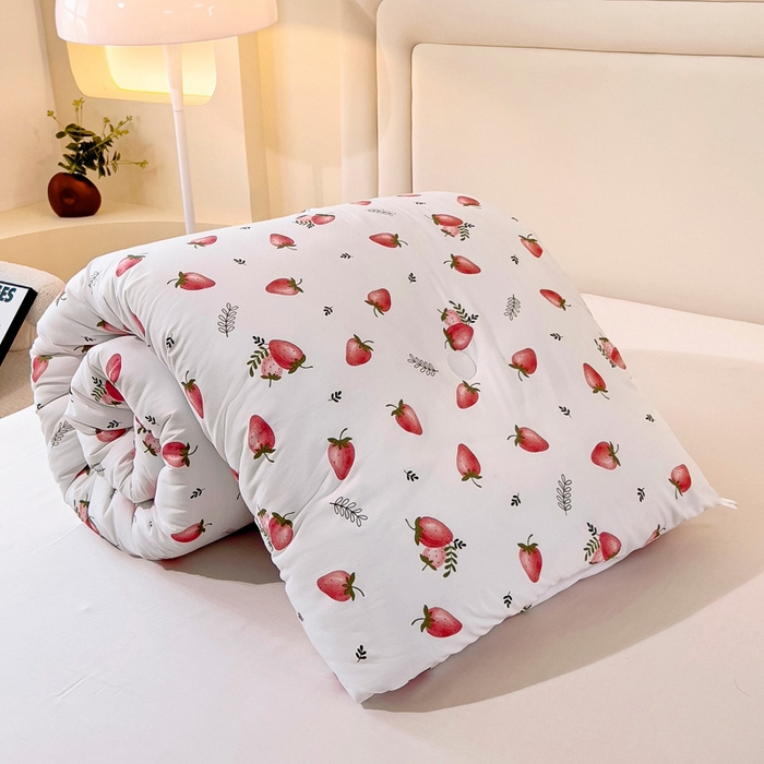 91家纺网 家纺一手货源 找家纺 暖阁 2025新款A类水洗棉豆豆被冬被春秋被被子被芯 草莓甜心