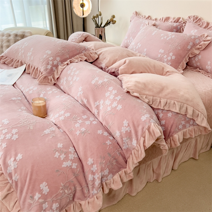 91家纺网 家纺一手货源 找家纺 2024新品A类牛奶绒韩版雕花四件套 梨花海棠-豆沙