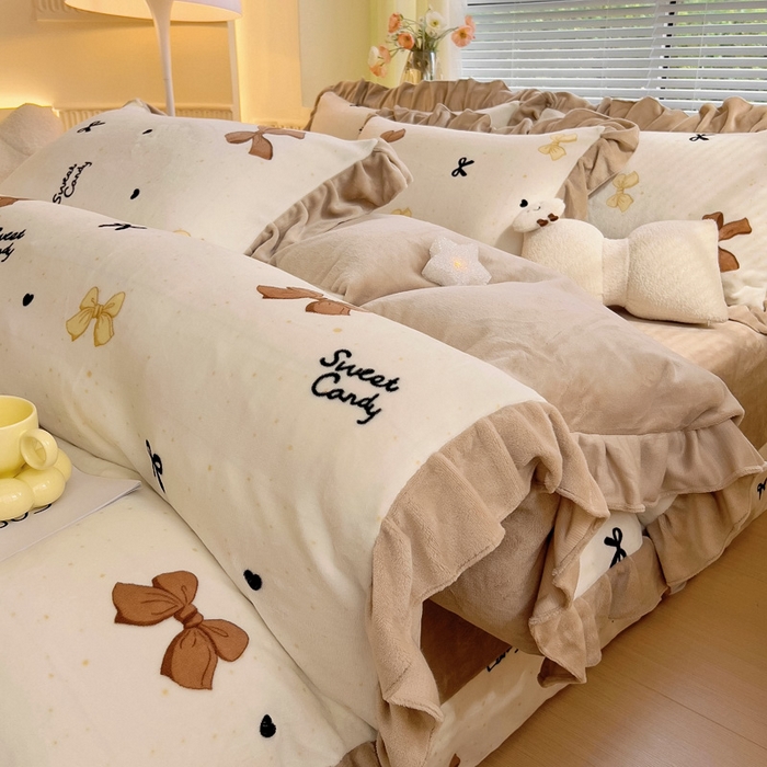 91家纺网 家纺一手货源 找家纺 找底底家纺 2024新款牛奶绒印花四件套 奶咖蝴蝶结