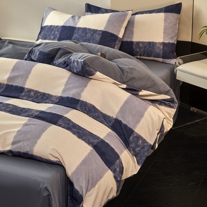 91家纺网 家纺一手货源 找家纺 雅居纺家纺 2024新款全棉印花磨毛四件套 蓝大格