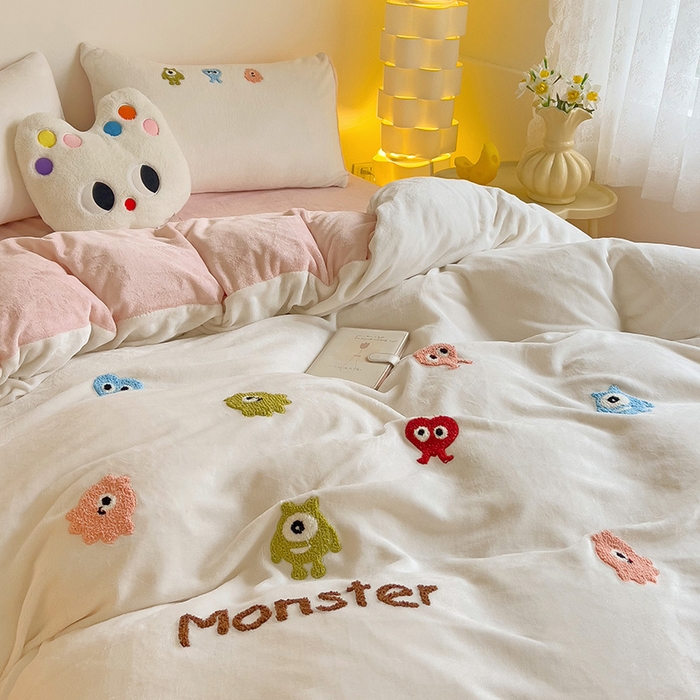 91家纺网 家纺一手货源 找家纺 （总）梦之岛 2024新款多巴胺小怪兽可爱牛奶绒毛巾绣四件套