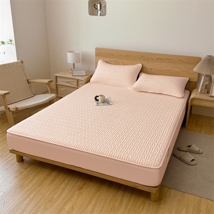 91家纺网 家纺一手货源 找家纺 雯豆家纺 2025新品【漏水包赔】防水隔尿加厚夹棉床笠三件套床垫保护套纯色床罩 格调防水款-豆蔻玉