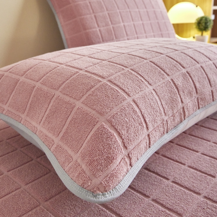 91家纺网 家纺一手货源 找家纺 爱港家纺 2024新款全棉A类毛巾被升级款单人枕巾枕芯保护套枕套 暖棉-红