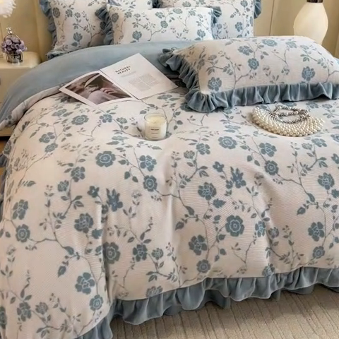 91家纺网 家纺一手货源 找家纺 2024新品A类牛奶绒韩版雕花四件套 蔷薇-蓝