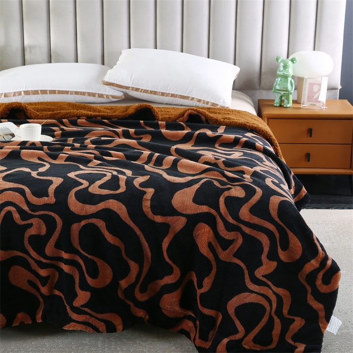 91家纺网 家纺一手货源 找家纺 巴木赫 2024新款熊猫绒配同色羊羔绒毛毯 黑茶同色羊羔绒