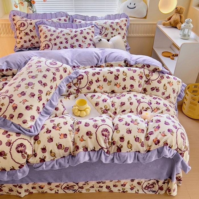 91家纺网 家纺一手货源 找家纺 找底底家纺 2024新款牛奶绒印花四件套 小浆果