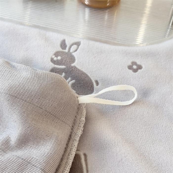 91家纺网 家纺一手货源 找家纺 2024新品A类牛奶绒韩版雕花四件套 恋爱兔-浅咖