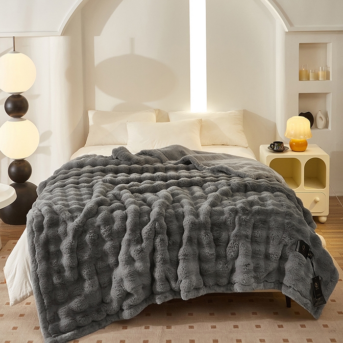 91家纺网 家纺一手货源 找家纺 尚品凤凰 2025新款亲肤舒适加厚保暖貂绒兔毛泡泡毛毯 泡泡-深灰