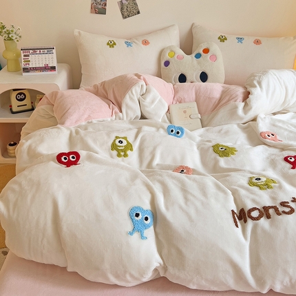 梦之岛 2024新款多巴胺小怪兽可爱牛奶绒毛巾绣四件套 小怪兽-白粉