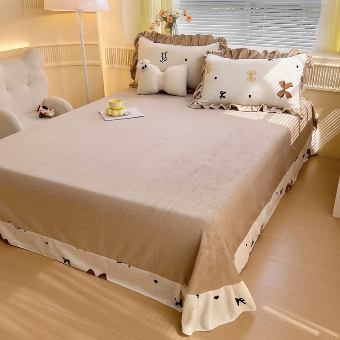 91家纺网 家纺一手货源 找家纺 找底底家纺 2024新款牛奶绒印花四件套 奶咖蝴蝶结