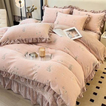 2024新品A类牛奶绒韩版雕花四件套 恋爱兔-玉