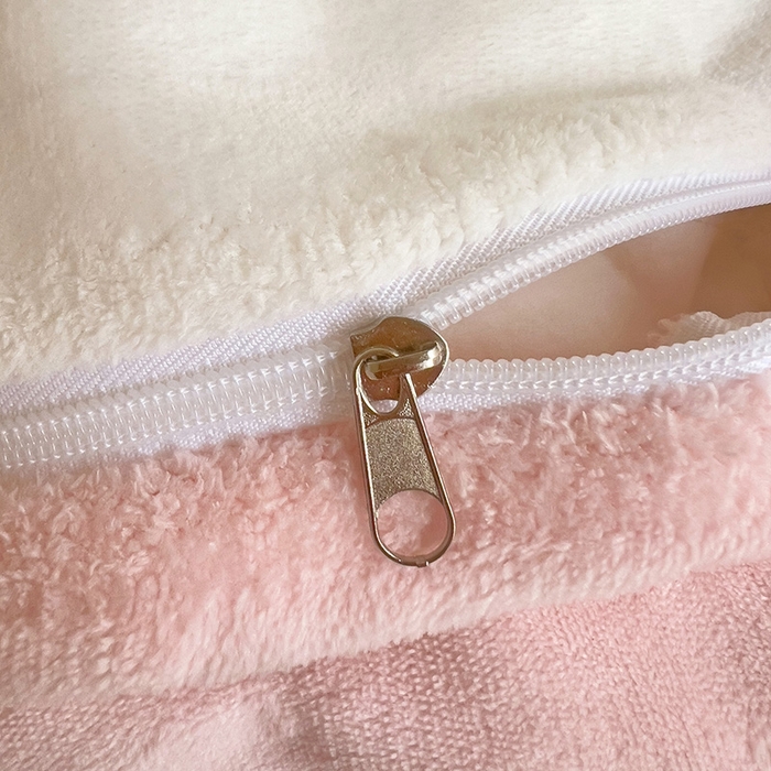 91家纺网 家纺一手货源 找家纺 （总）梦之岛 2024新款多巴胺小怪兽可爱牛奶绒毛巾绣四件套