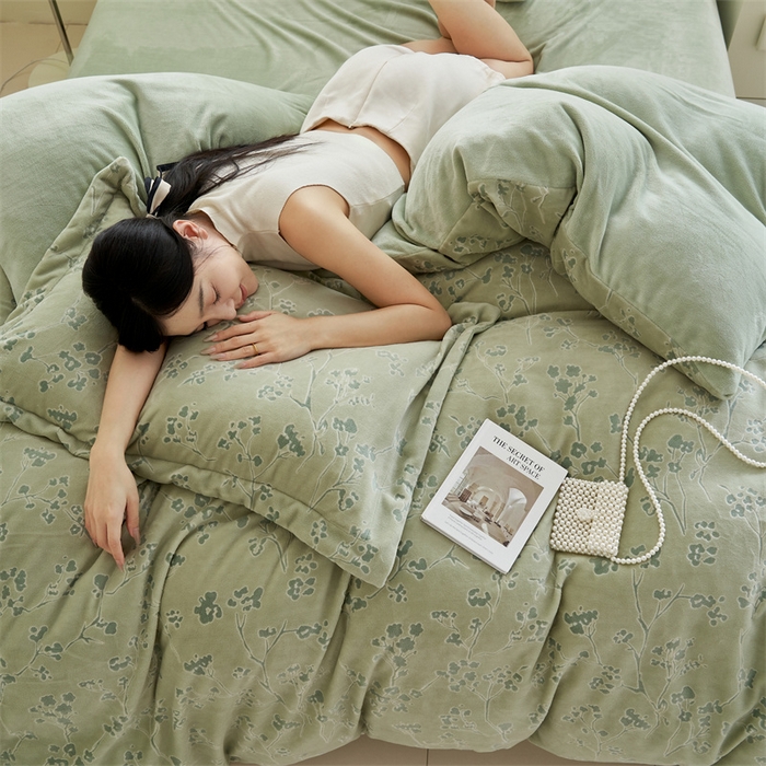 91家纺网 家纺一手货源 找家纺 2024新款A类立体雕花四件套 春日花园-绿