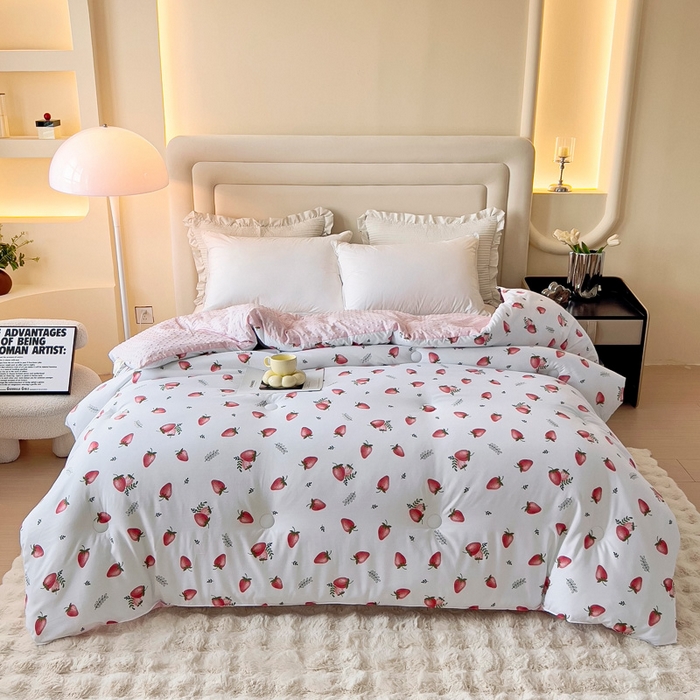 91家纺网 家纺一手货源 找家纺 暖阁 2025新款A类水洗棉豆豆被冬被春秋被被子被芯 草莓甜心