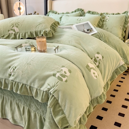 2024新品A类牛奶绒韩版雕花四件套 熊猫-绿