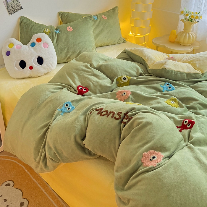 91家纺网 家纺一手货源 找家纺 梦之岛 2024新款多巴胺小怪兽可爱牛奶绒毛巾绣四件套 小怪兽-黄绿