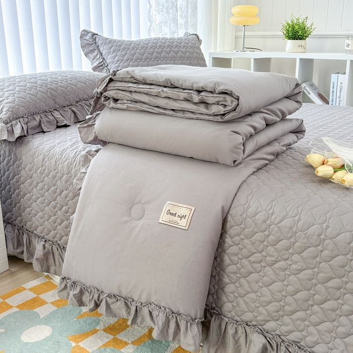 91家纺网 家纺一手货源 找家纺 暖居 2024新款250X270韩系纯色纯棉床盖三件套四件套+双面纯棉同款春秋被 夜空灰花束款