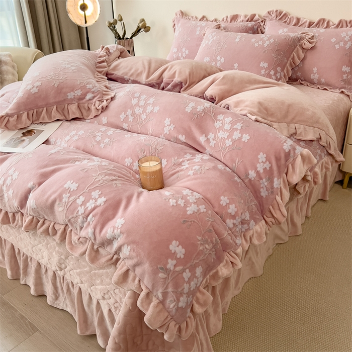 91家纺网 家纺一手货源 找家纺 2024新品A类牛奶绒韩版雕花四件套 梨花海棠-豆沙