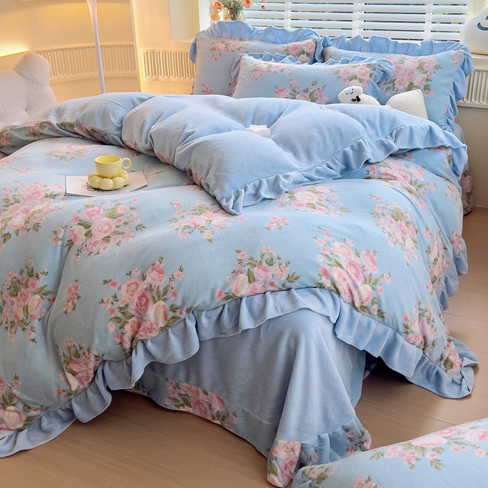 91家纺网 家纺一手货源 找家纺 找底底家纺 2024新款牛奶绒印花四件套 蓝牡丹