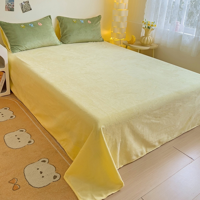 91家纺网 家纺一手货源 找家纺 梦之岛 2024新款多巴胺小怪兽可爱牛奶绒毛巾绣四件套 小怪兽-黄绿