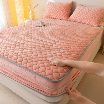 91家纺网 家纺一手货源 找家纺 （总）悦织语 2025冬季新款A类200克加厚牛奶绒夹棉床笠