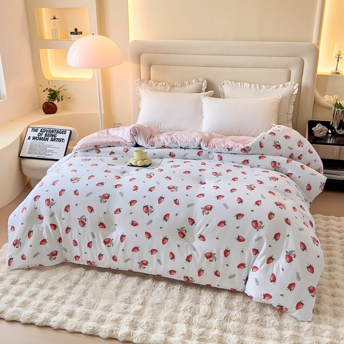 91家纺网 家纺一手货源 找家纺 暖阁 2025新款A类水洗棉豆豆被冬被春秋被被子被芯 草莓甜心